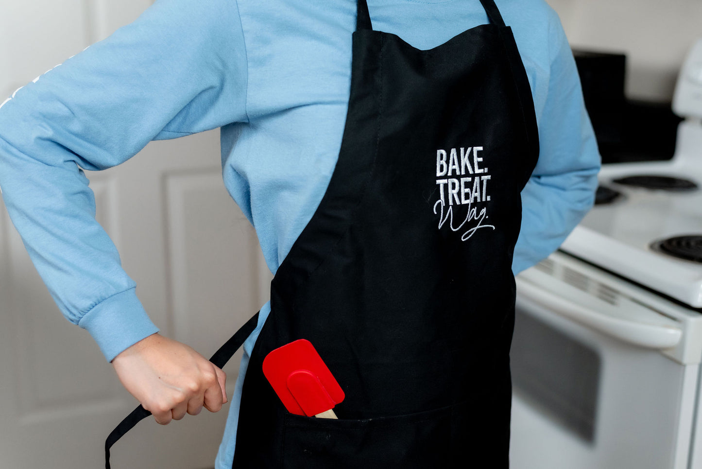 Bake. Treat. Wag. Embroidered Apron
